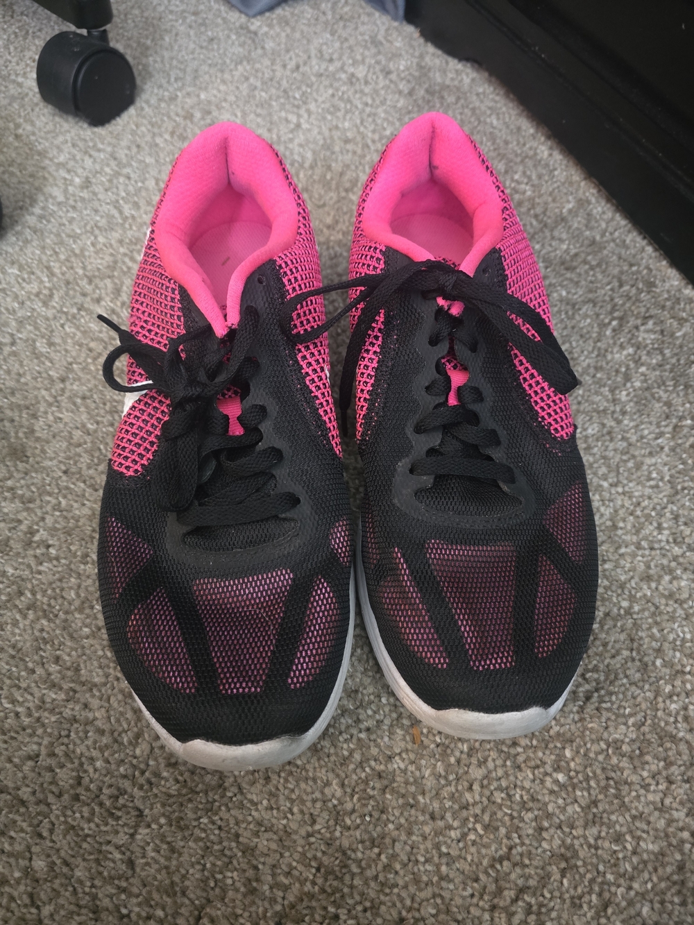 Nike Women's Black and Hot Pink Running Sneakers
